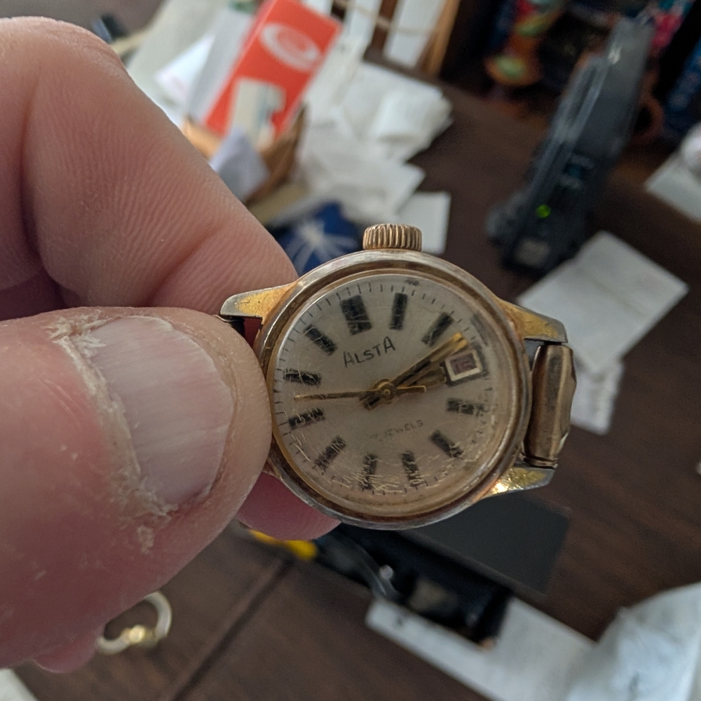 Alsta Vintage Gold-Tone Ladies Watch with Date